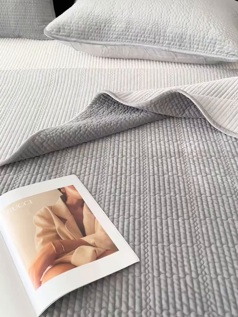 91家纺网 家纺一手货源 找家纺 沐纯家居 2025新款婴儿绒天丝水洗床盖三件套-赫拉 赫拉-高级灰