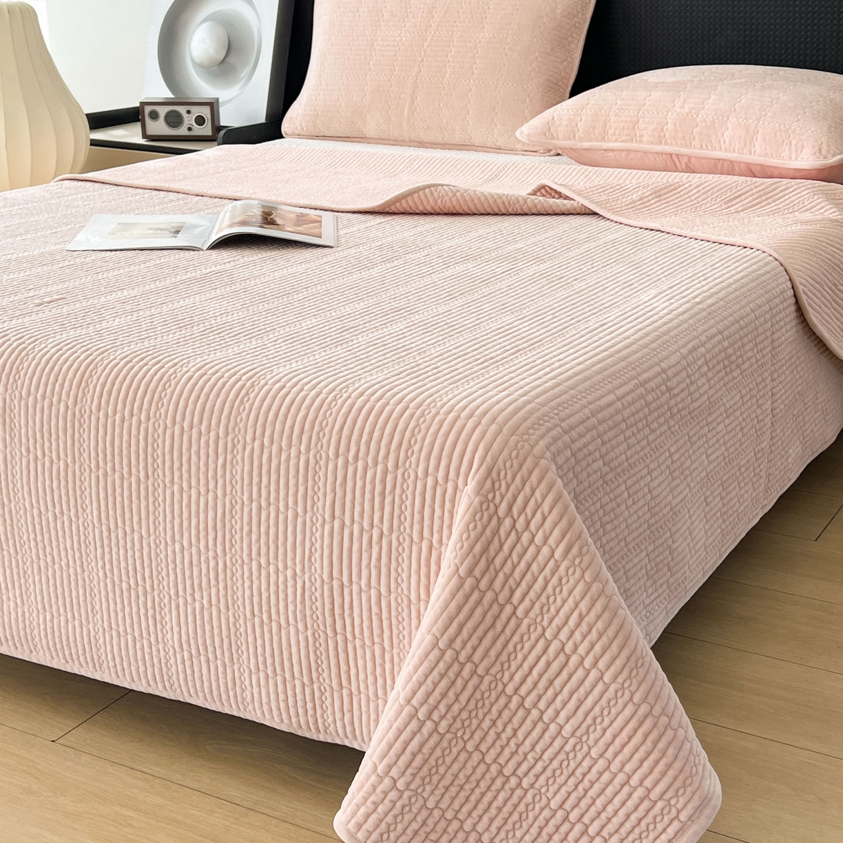 91家纺网 家纺一手货源 找家纺 沐纯家居 2025新款婴儿绒天丝水洗床盖三件套-赫拉 赫拉-胭脂粉