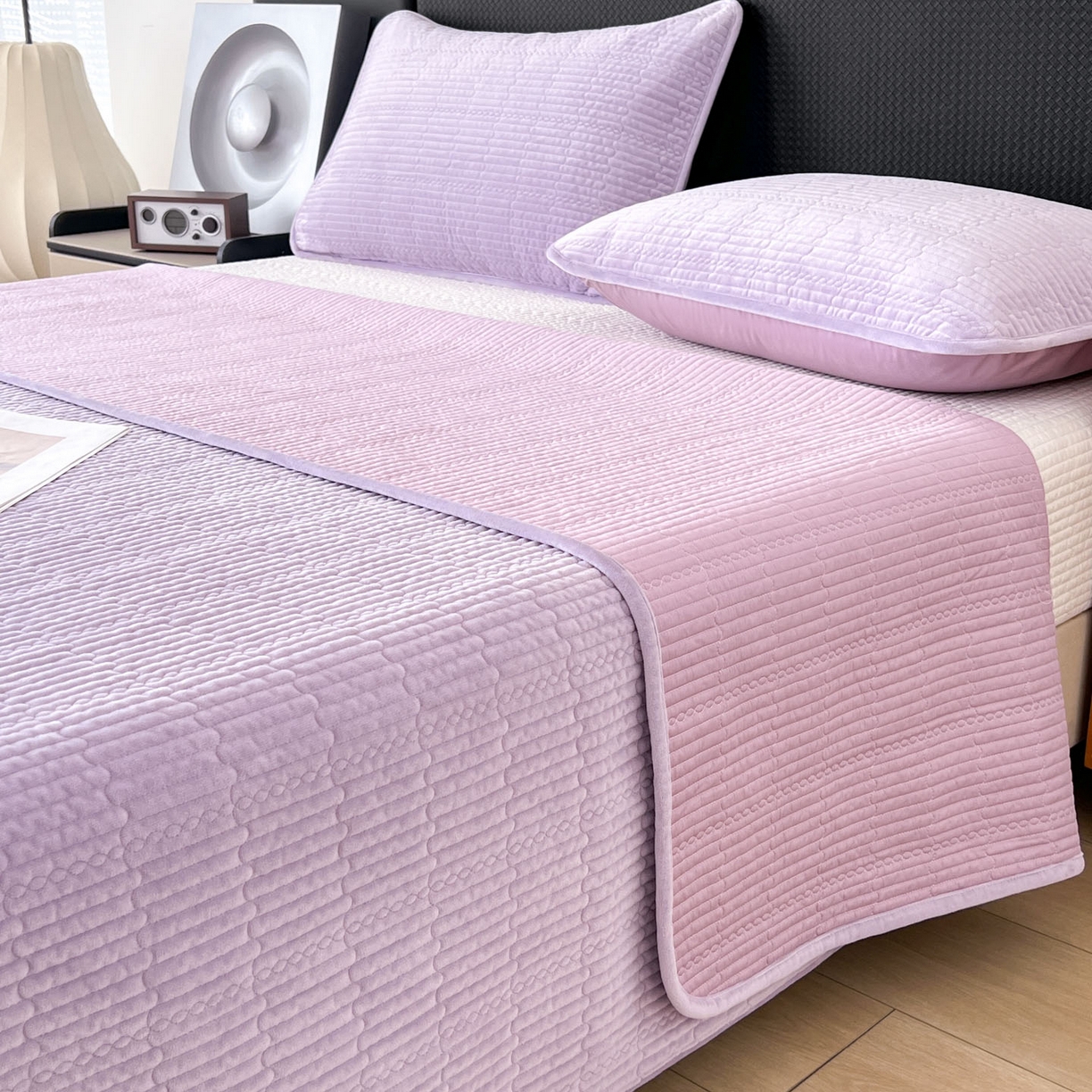 91家纺网 家纺一手货源 找家纺 沐纯家居 2025新款婴儿绒天丝水洗床盖三件套-赫拉 赫拉-香芋紫