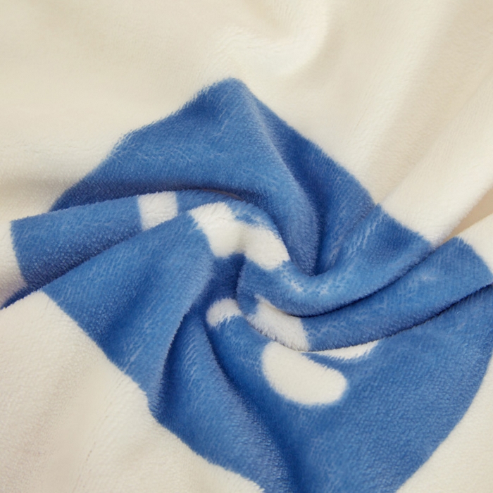 91家纺网 家纺一手货源 找家纺 博兰蒂 2025新款床裙款高克重牛奶绒印花四件套 草莓熊