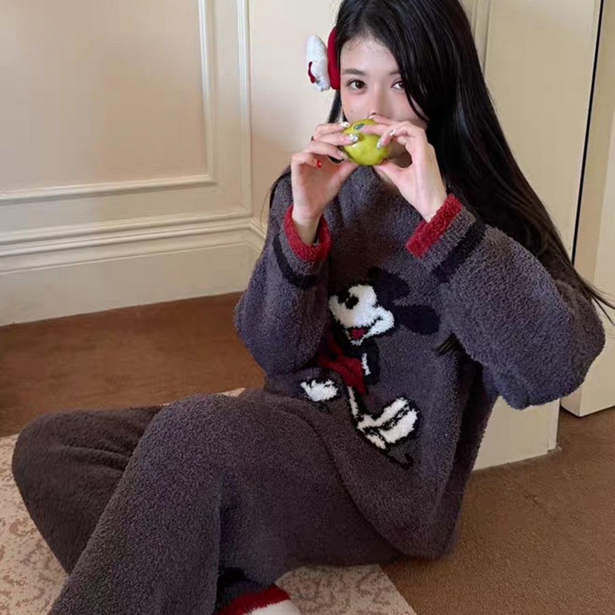 91家纺网 家纺一手货源 找家纺 （总）妍景家居生活馆 2025新款半边绒-米妮深灰家居服