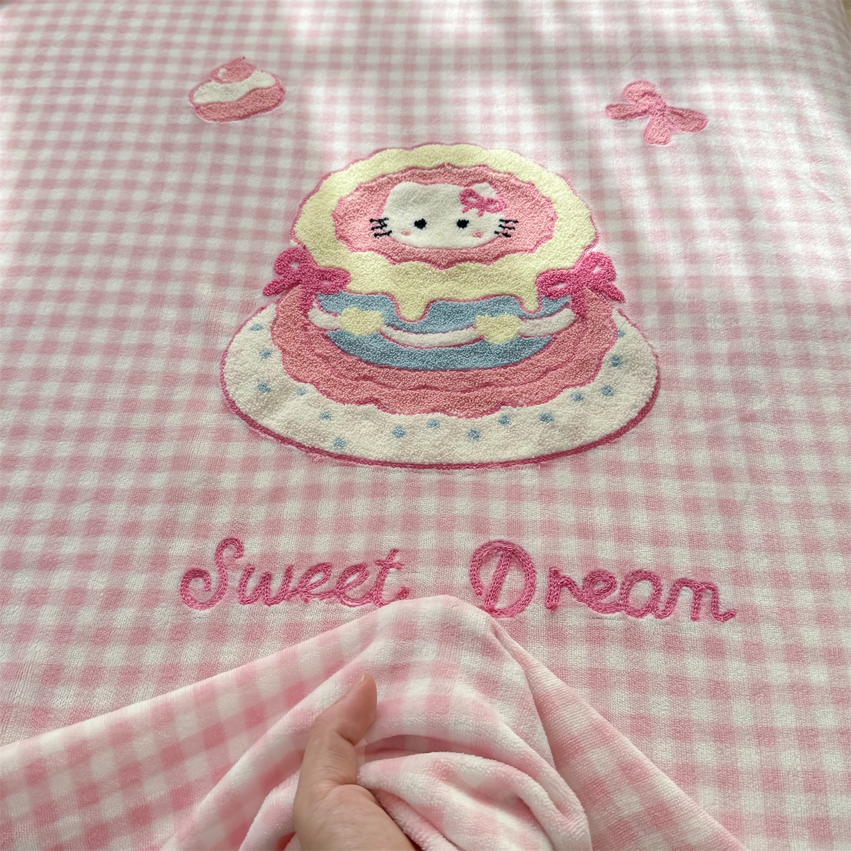 91家纺网 家纺一手货源 找家纺 灰鲸 2025新款高克重牛奶绒毛巾绣单床单 粉格蛋糕喵