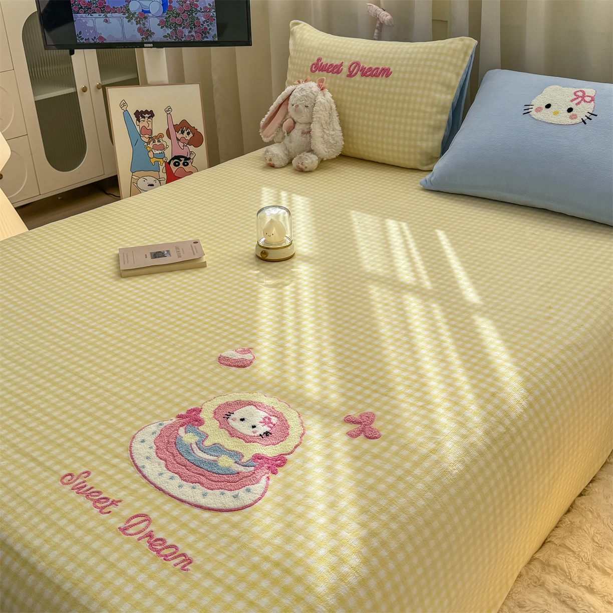 91家纺网 家纺一手货源 找家纺 灰鲸 2025新款高克重牛奶绒毛巾绣单床单 黄格蛋糕喵