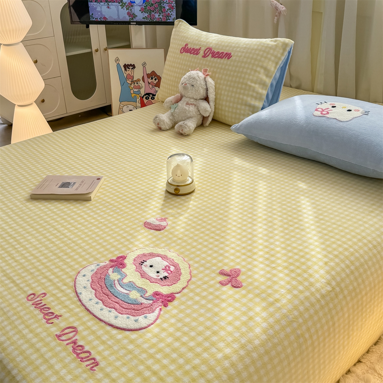 91家纺网 家纺一手货源 找家纺 灰鲸 2025新款高克重牛奶绒毛巾绣单床单 黄格蛋糕喵