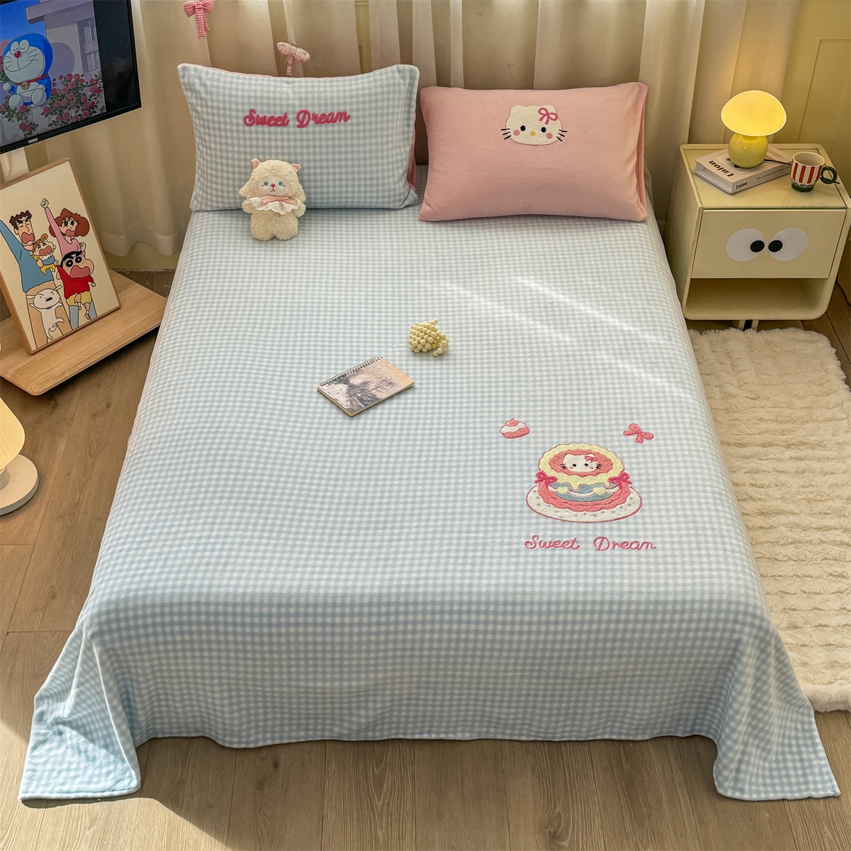 91家纺网 家纺一手货源 找家纺 灰鲸 2025新款高克重牛奶绒毛巾绣单床单 蓝格蛋糕喵