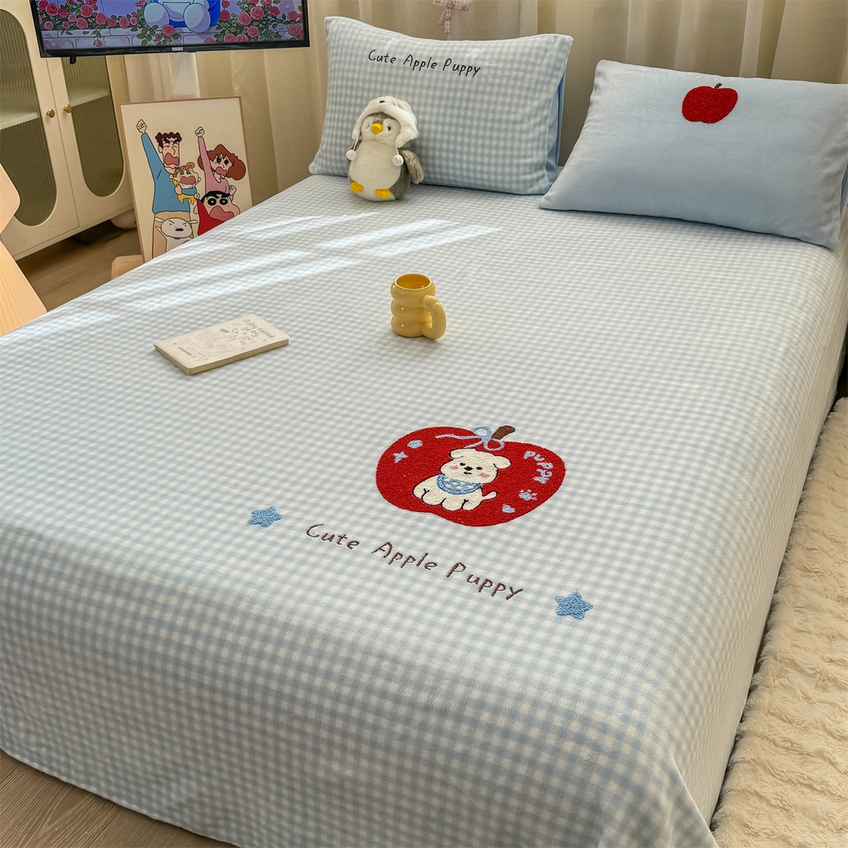 91家纺网 家纺一手货源 找家纺 灰鲸 2025新款高克重牛奶绒毛巾绣单床单 蓝格苹果狗