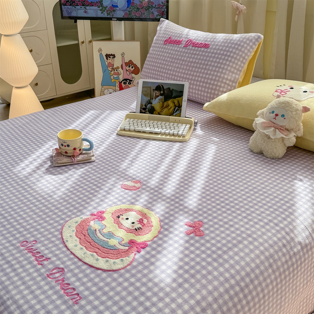 91家纺网 家纺一手货源 找家纺 灰鲸 2025新款高克重牛奶绒毛巾绣单床单 紫格蛋糕喵