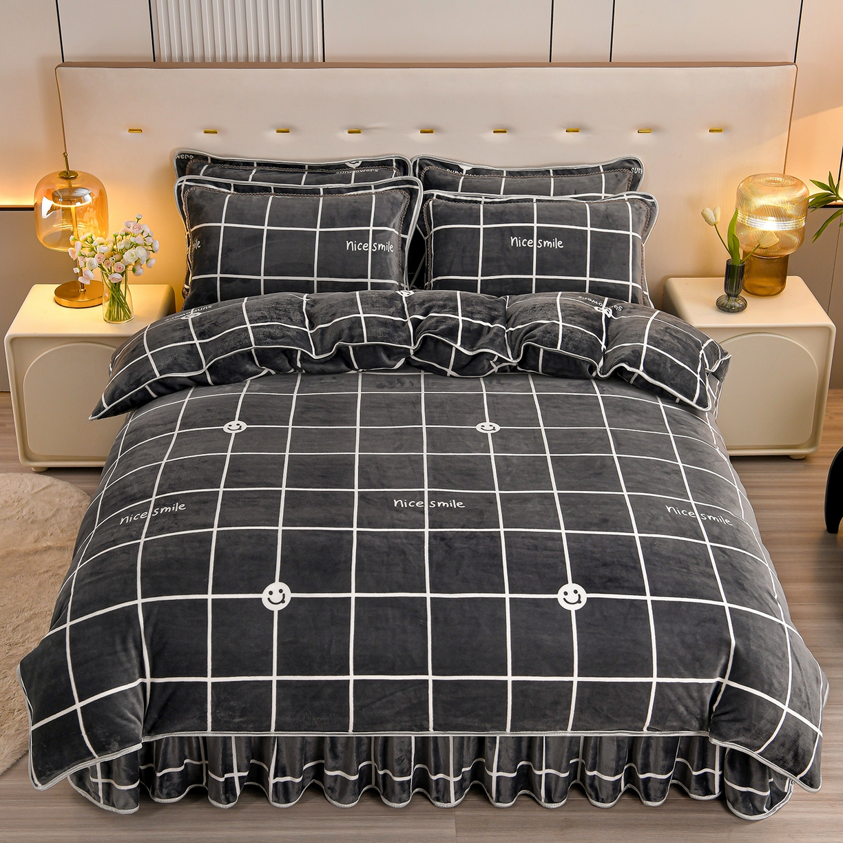 91家纺网 家纺一手货源 找家纺 2025新款230克8.5斤加厚高克重牛奶绒金貂绒法莱绒四件套冬季加绒法兰绒床裙款 北欧风格