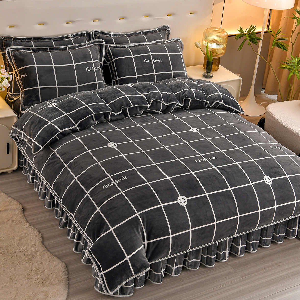 91家纺网 家纺一手货源 找家纺 2025新款230克8.5斤加厚高克重牛奶绒金貂绒法莱绒四件套冬季加绒法兰绒床裙款 北欧风格,北欧风格