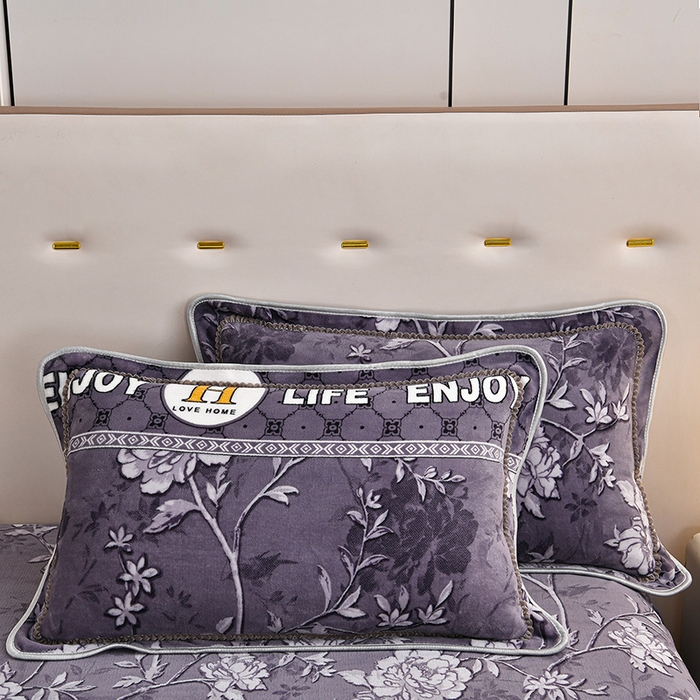 91家纺网 家纺一手货源 找家纺 2025新款230克8.5斤加厚高克重牛奶绒金貂绒法莱绒四件套冬季加绒法兰绒床裙款 遇见