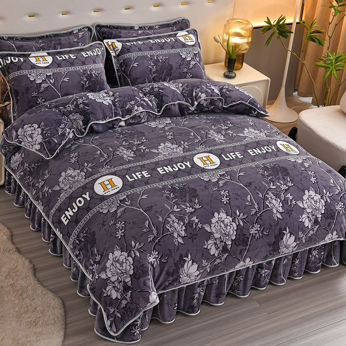 91家纺网 家纺一手货源 找家纺 2025新款230克8.5斤加厚高克重牛奶绒金貂绒法莱绒四件套冬季加绒法兰绒床裙款 遇见,遇见