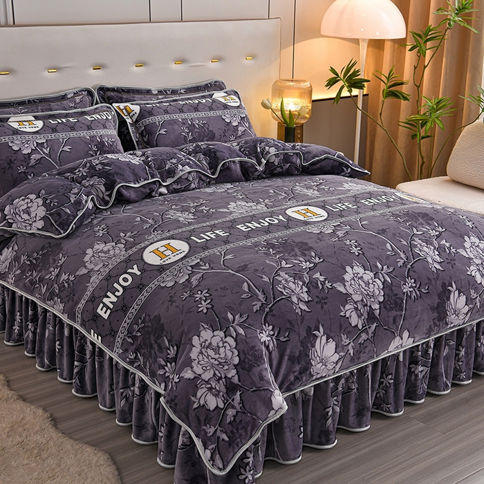 91家纺网 家纺一手货源 找家纺 2025新款230克8.5斤加厚高克重牛奶绒金貂绒法莱绒四件套冬季加绒法兰绒床裙款 遇见