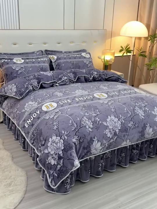 91家纺网 家纺一手货源 找家纺 2025新款230克8.5斤加厚高克重牛奶绒金貂绒法莱绒四件套冬季加绒法兰绒床裙款 遇见