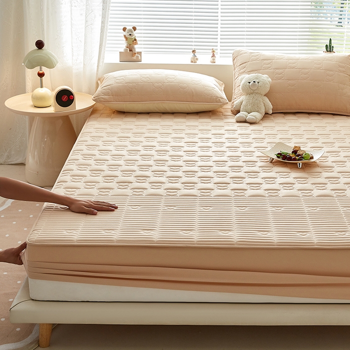 91家纺网 家纺一手货源 找家纺 盛眠家纺 2025新款A类水洗棉磨毛夹棉防水床笠 爱巢-卡其