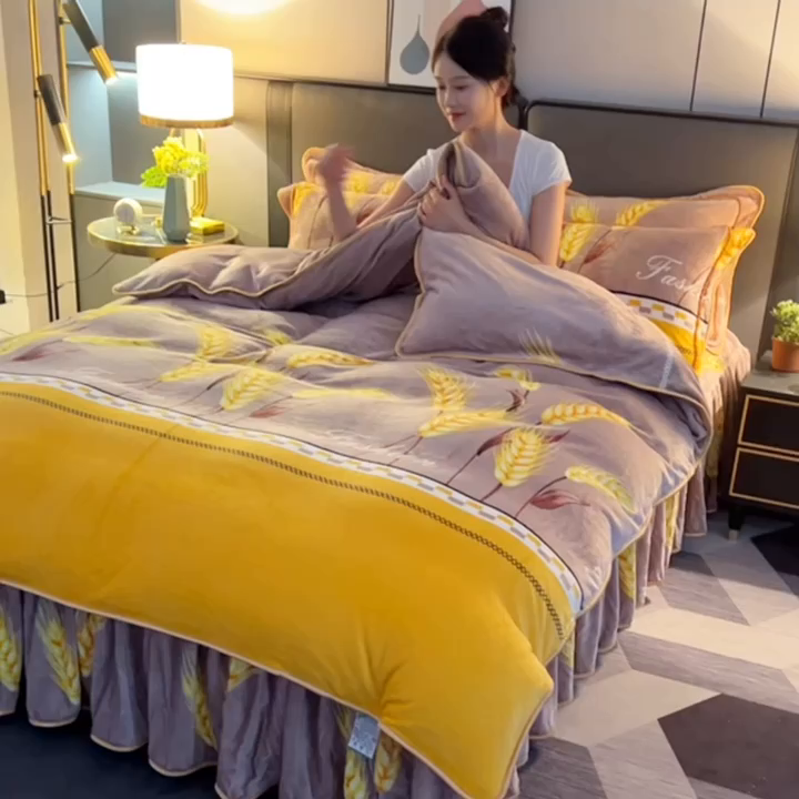 91家纺网 家纺一手货源 找家纺 （总）栩裕纺织 2025新款230高克重牛奶绒法莱绒印花四件套-直播热款8斤半