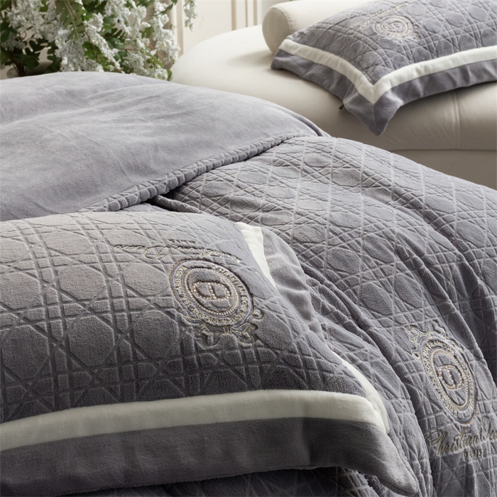 91家纺网 家纺一手货源 找家纺 （总）馨蕊家居 2025新款秋冬轻奢煦暖绒系列四件套-绒拾梦