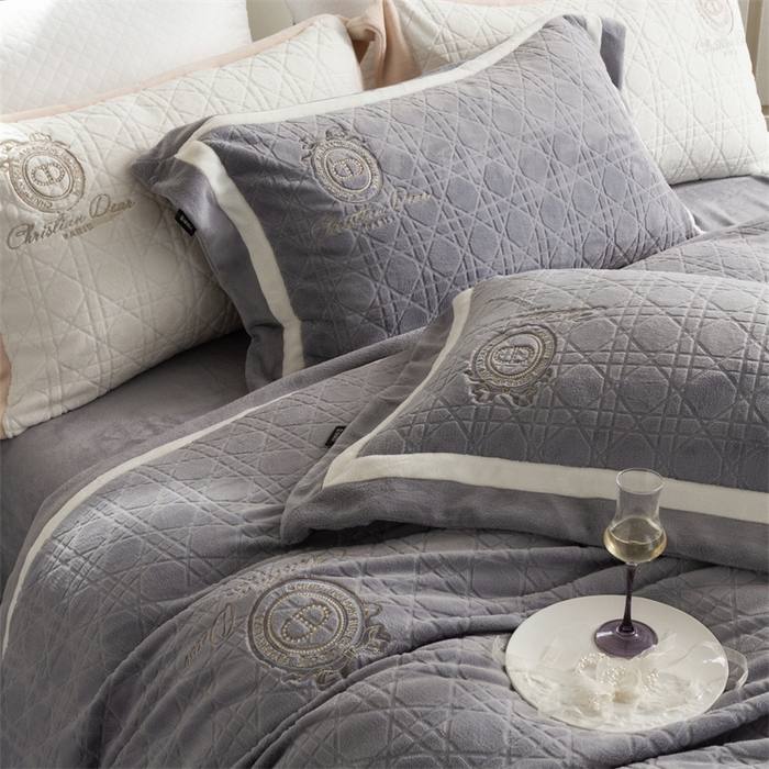 91家纺网 家纺一手货源 找家纺 （总）馨蕊家居 2025新款秋冬轻奢煦暖绒系列四件套-绒拾梦