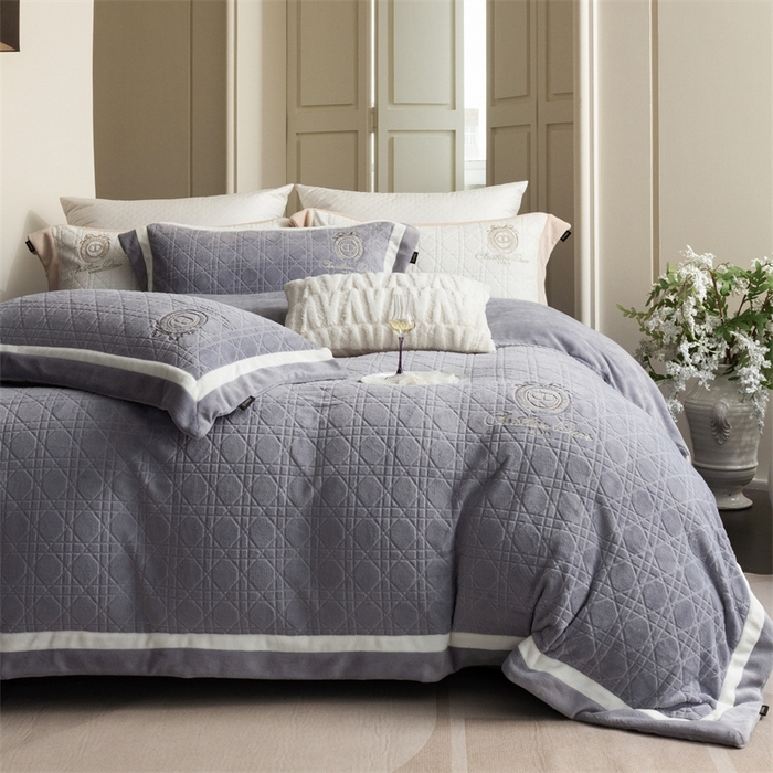 91家纺网 家纺一手货源 找家纺 馨蕊家居 2025新款秋冬轻奢煦暖绒系列四件套-绒拾梦 绒拾梦-北卡蓝