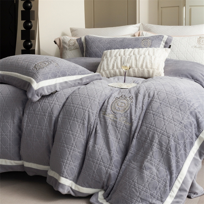 91家纺网 家纺一手货源 找家纺 馨蕊家居 2025新款秋冬轻奢煦暖绒系列四件套-绒拾梦 绒拾梦-北卡蓝