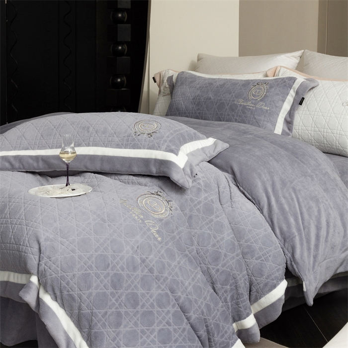 91家纺网 家纺一手货源 找家纺 馨蕊家居 2025新款秋冬轻奢煦暖绒系列四件套-绒拾梦 绒拾梦-北卡蓝