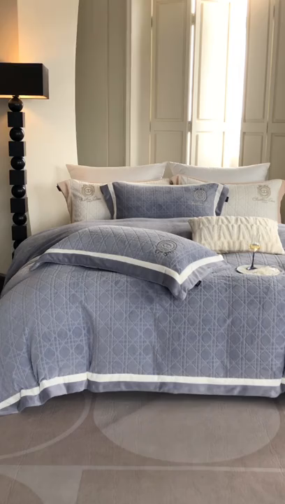 91家纺网 家纺一手货源 找家纺 馨蕊家居 2025新款秋冬轻奢煦暖绒系列四件套-绒拾梦 绒拾梦-北卡蓝