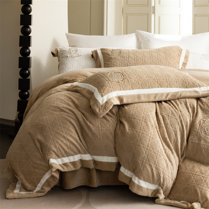 91家纺网 家纺一手货源 找家纺 馨蕊家居 2025新款秋冬轻奢煦暖绒系列四件套-绒拾梦 绒拾梦-丁香褐