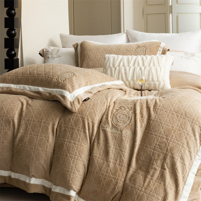 91家纺网 家纺一手货源 找家纺 馨蕊家居 2025新款秋冬轻奢煦暖绒系列四件套-绒拾梦 绒拾梦-丁香褐