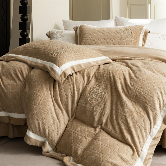 91家纺网 家纺一手货源 找家纺 馨蕊家居 2025新款秋冬轻奢煦暖绒系列四件套-绒拾梦 绒拾梦-丁香褐