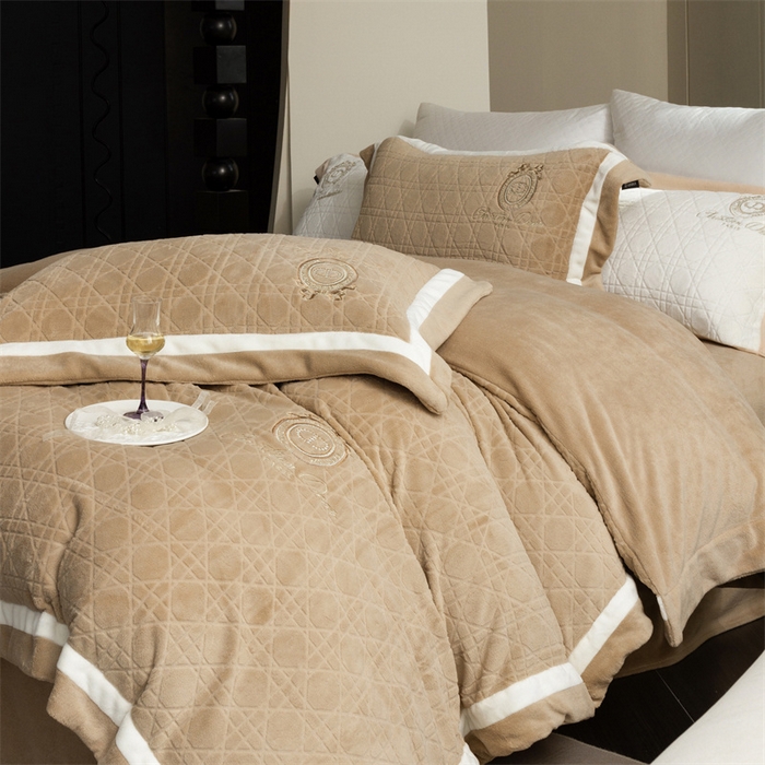 91家纺网 家纺一手货源 找家纺 馨蕊家居 2025新款秋冬轻奢煦暖绒系列四件套-绒拾梦 绒拾梦-丁香褐