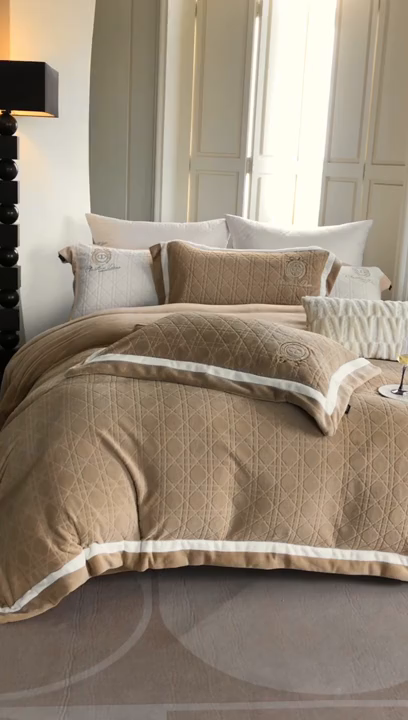 91家纺网 家纺一手货源 找家纺 馨蕊家居 2025新款秋冬轻奢煦暖绒系列四件套-绒拾梦 绒拾梦-丁香褐