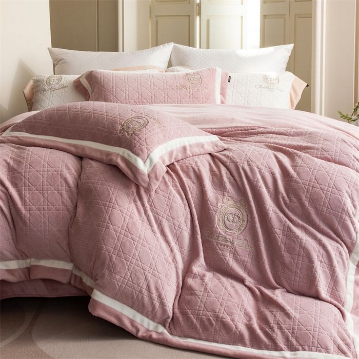 91家纺网 家纺一手货源 找家纺 馨蕊家居 2025新款秋冬轻奢煦暖绒系列四件套-绒拾梦 绒拾梦-蔷薇粉