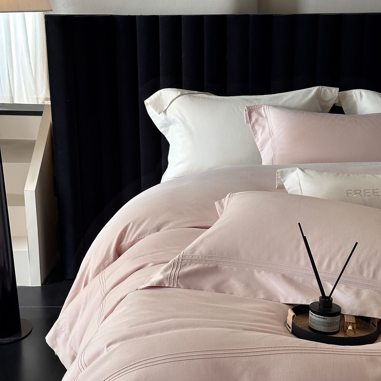 91家纺网 家纺一手货源 找家纺 时亿家居 2025秋冬新款简约100支长绒棉全棉纯棉磨毛四件套-波士顿 波士顿-雾粉