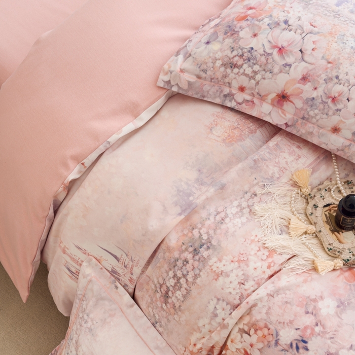 91家纺网 家纺一手货源 找家纺 喜四方 2025新款加厚全棉大版印花四件套 花园城堡-粉