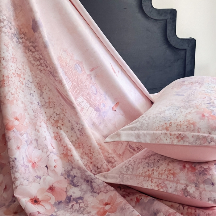 91家纺网 家纺一手货源 找家纺 喜四方 2025新款加厚全棉大版印花四件套 花园城堡-粉