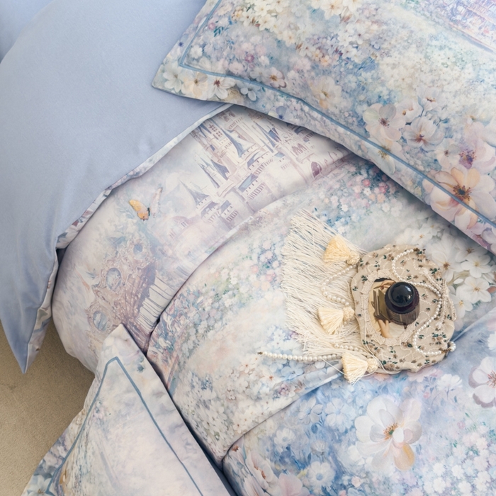 91家纺网 家纺一手货源 找家纺 喜四方 2025新款加厚全棉大版印花四件套 花园城堡-蓝