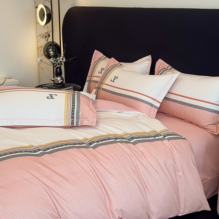 91家纺网 家纺一手货源 找家纺 喜四方 2025新款加厚全棉大版印花四件套 秋日摩卡粉