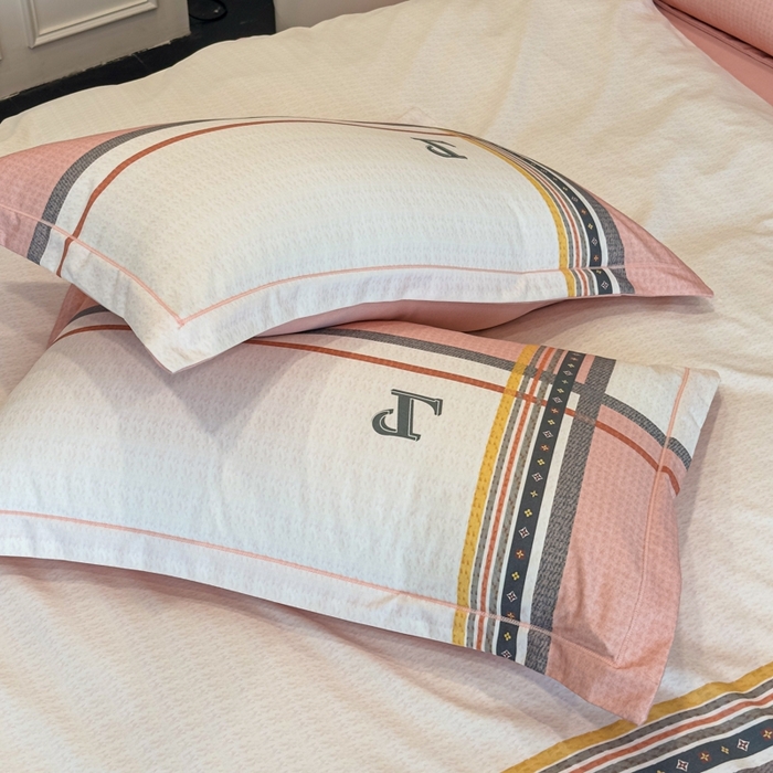 91家纺网 家纺一手货源 找家纺 喜四方 2025新款加厚全棉大版印花四件套 秋日摩卡粉