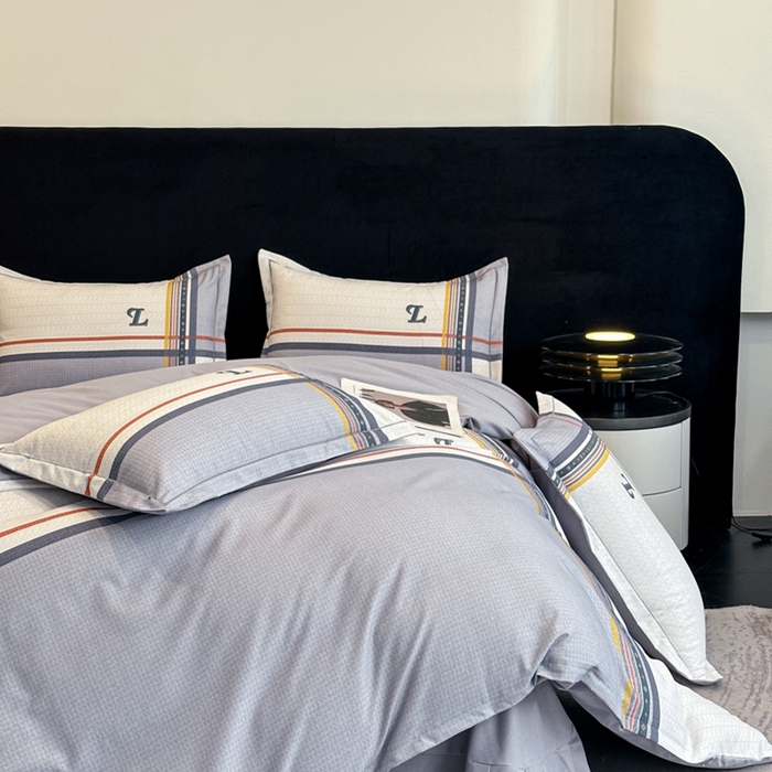 91家纺网 家纺一手货源 找家纺 喜四方 2025新款加厚全棉大版印花四件套 秋日摩卡灰