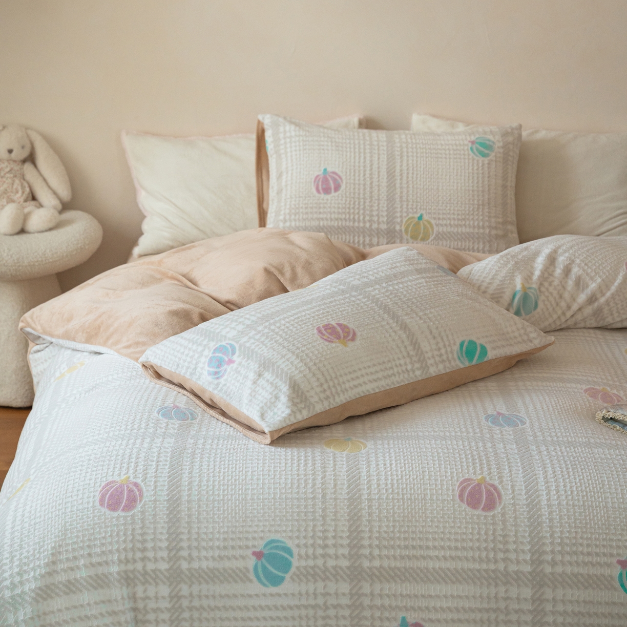 91家纺网 家纺一手货源 找家纺 （总）华超针织 2025新款 雕花牛奶绒四件套-南瓜派对