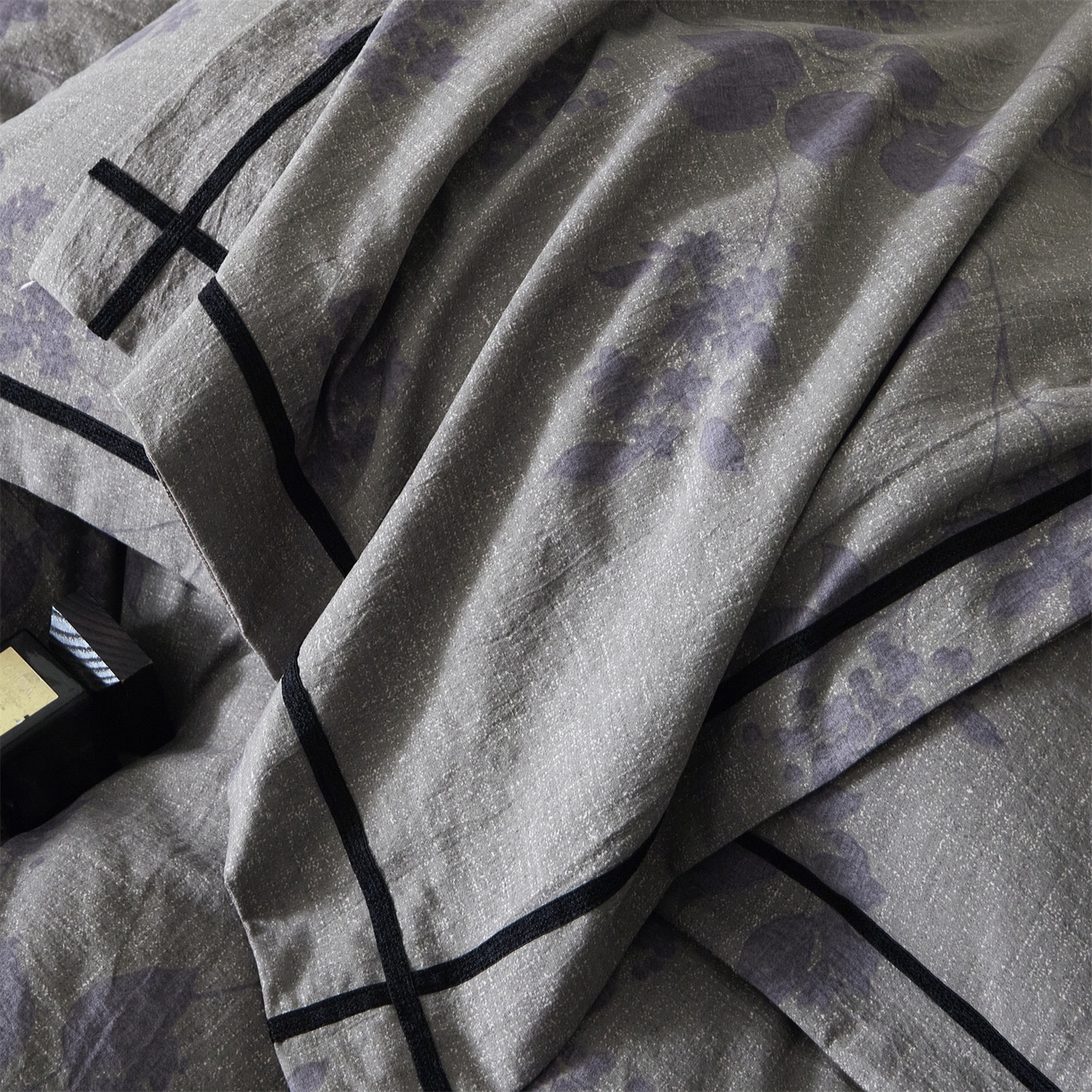 91家纺网 家纺一手货源 找家纺 优悦生活馆 2025新款高克重原麻印花四件套 颂青石