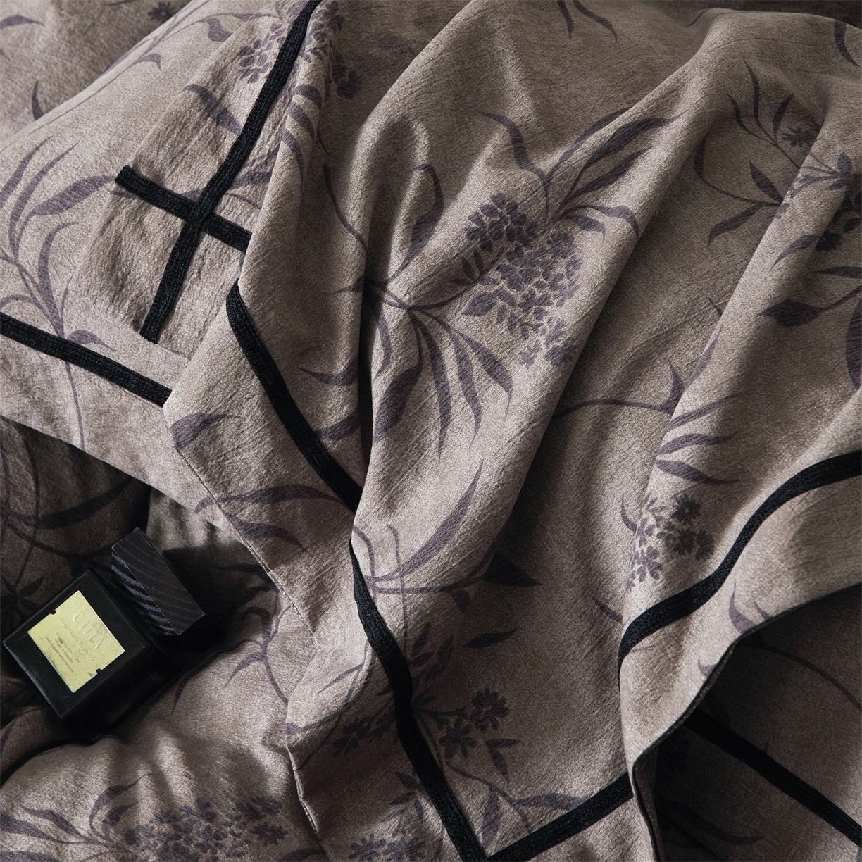 91家纺网 家纺一手货源 找家纺 优悦生活馆 2025新款高克重原麻印花四件套 玉茗