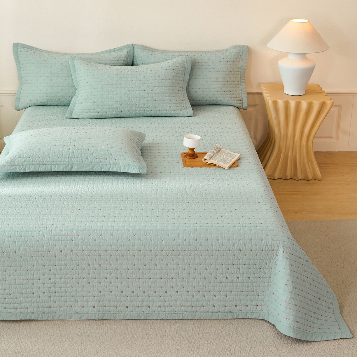 91家纺网 家纺一手货源 找家纺 （总）莎果家纺 2025新款米粒绣系列双面纯棉60支平纹床盖（上架此商品联系莎果）