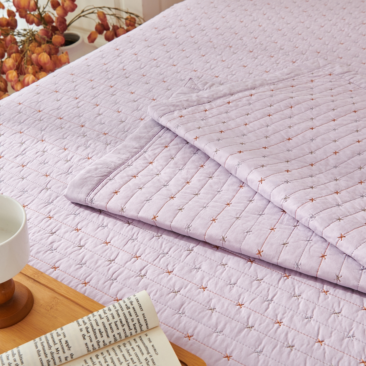 91家纺网 家纺一手货源 找家纺 莎果家纺 2025新款米粒绣系列双面纯棉60支平纹床盖（上架此商品联系莎果） 小米粒-紫