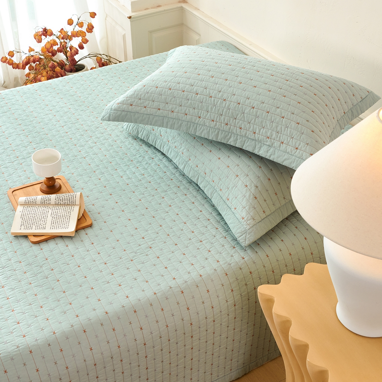 91家纺网 家纺一手货源 找家纺 莎果家纺 2025新款米粒绣系列双面纯棉60支平纹床盖（上架此商品联系莎果） 小米粒-浅绿