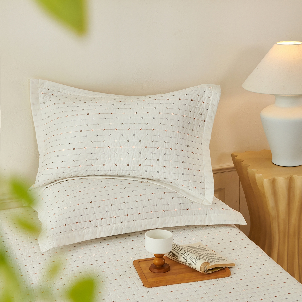 91家纺网 家纺一手货源 找家纺 莎果家纺 2025新款米粒绣系列双面纯棉60支平纹床盖（上架此商品联系莎果） 小米粒-白