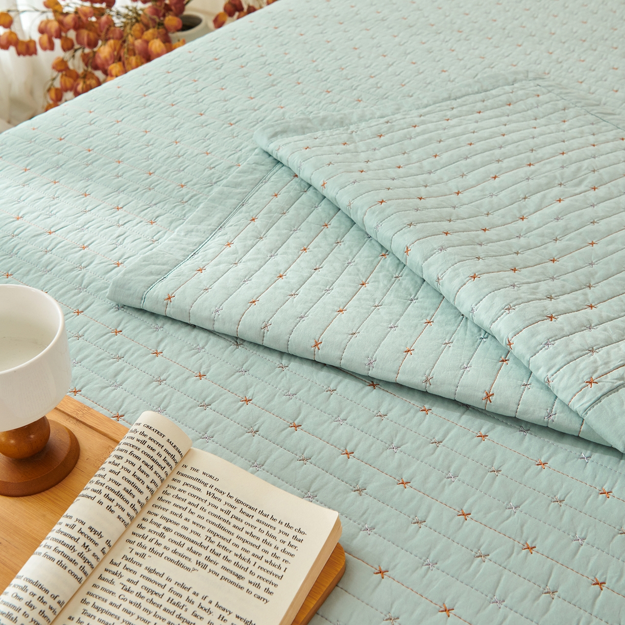 91家纺网 家纺一手货源 找家纺 莎果家纺 2025新款米粒绣系列双面纯棉60支平纹床盖（上架此商品联系莎果） 小米粒-浅绿