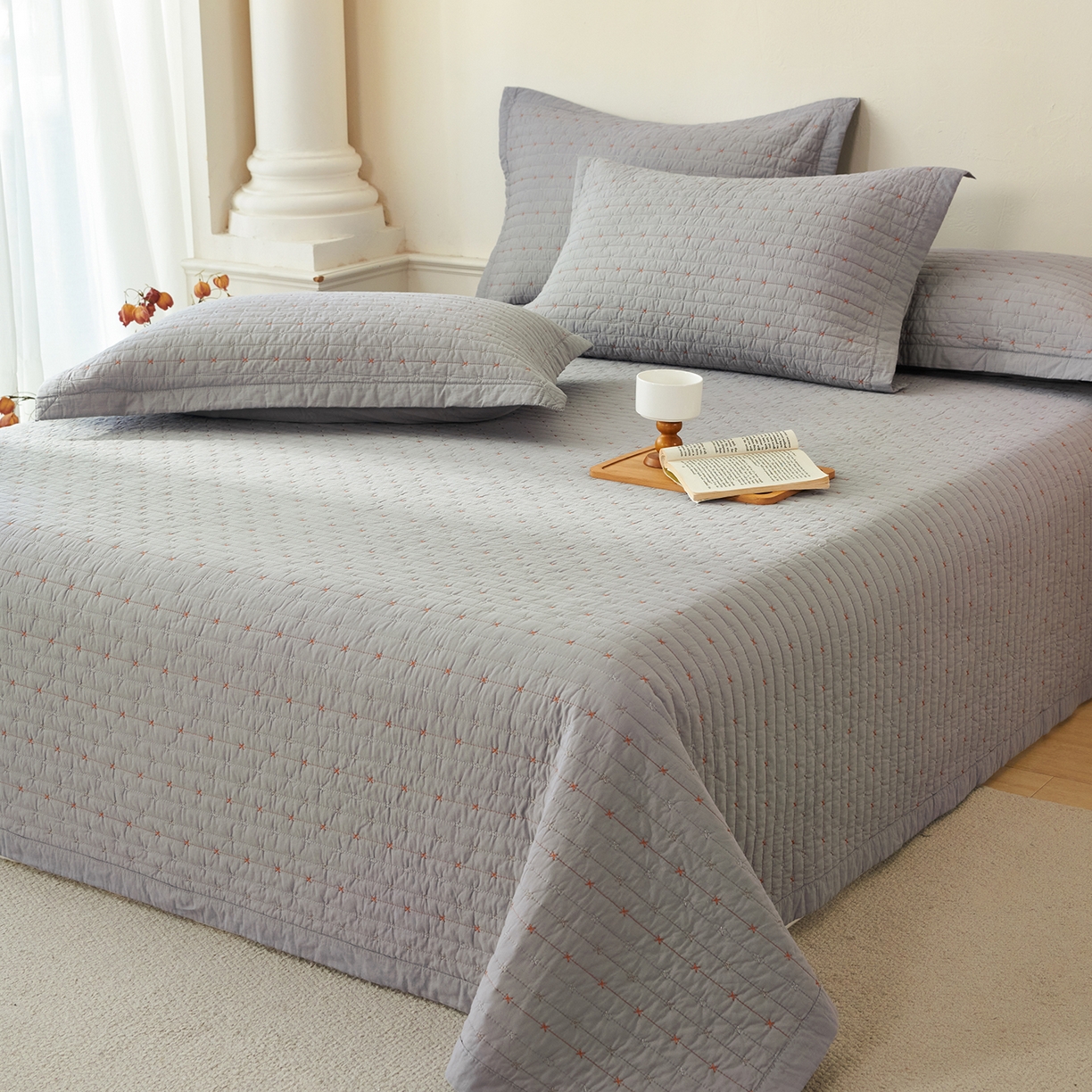 91家纺网 家纺一手货源 找家纺 莎果家纺 2025新款米粒绣系列双面纯棉60支平纹床盖（上架此商品联系莎果） 小米粒-灰