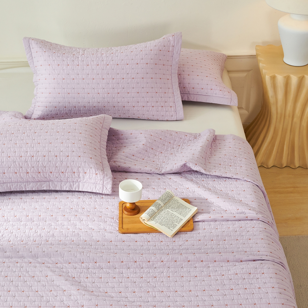 91家纺网 家纺一手货源 找家纺 莎果家纺 2025新款米粒绣系列双面纯棉60支平纹床盖（上架此商品联系莎果） 小米粒-紫