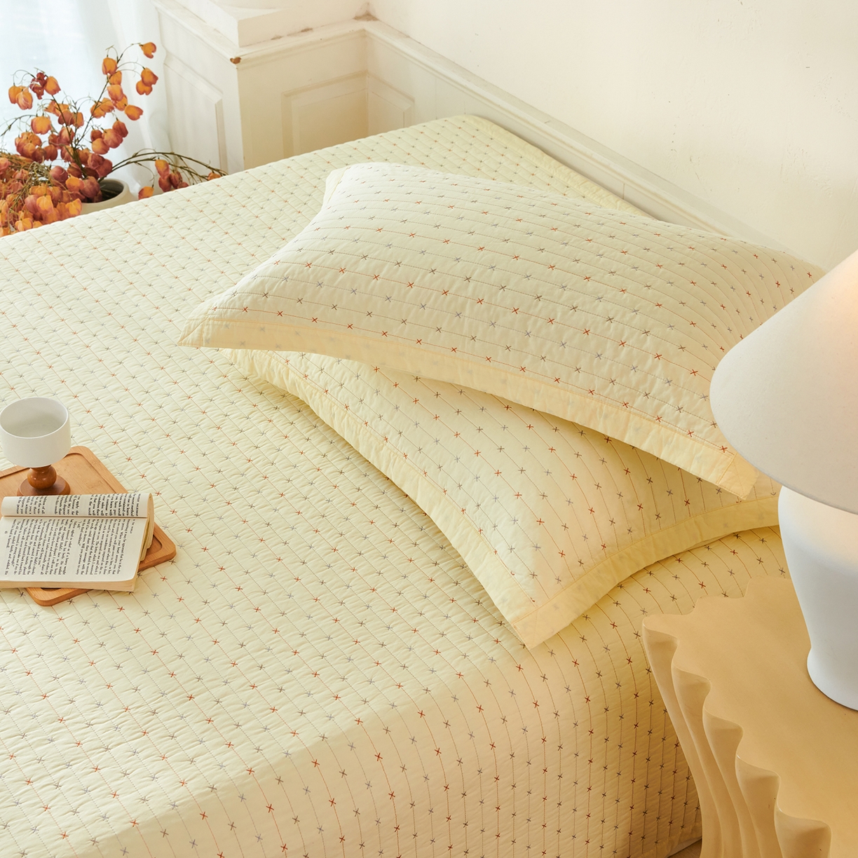 91家纺网 家纺一手货源 找家纺 莎果家纺 2025新款米粒绣系列双面纯棉60支平纹床盖（上架此商品联系莎果） 小米粒-黄