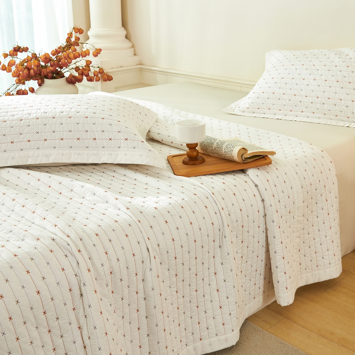 91家纺网 家纺一手货源 找家纺 莎果家纺 2025新款米粒绣系列双面纯棉60支平纹床盖（上架此商品联系莎果） 小米粒-白